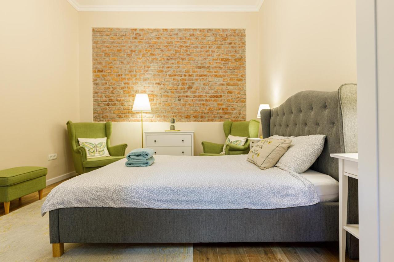 Beautiful Apartment In Heart Of Historical Center Timişoara Exteriör bild