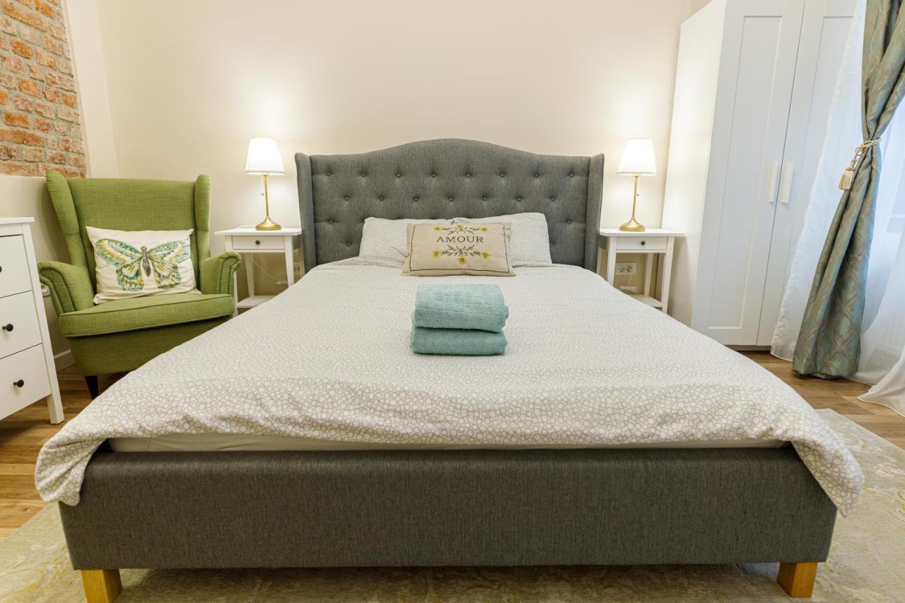 Beautiful Apartment In Heart Of Historical Center Timişoara Exteriör bild